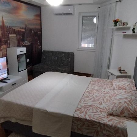 White Night City Center Apartman Belgrad Exteriör bild