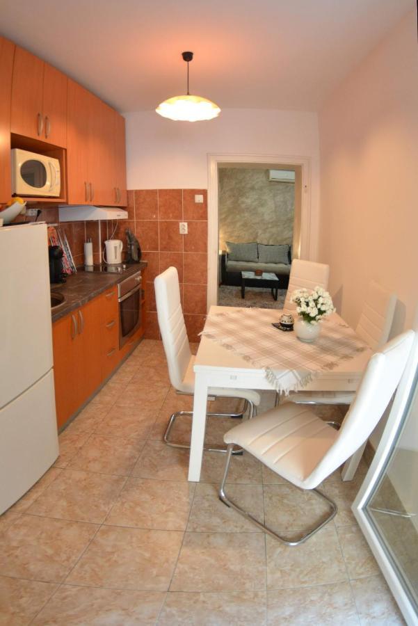 White Night City Center Apartman Belgrad Exteriör bild